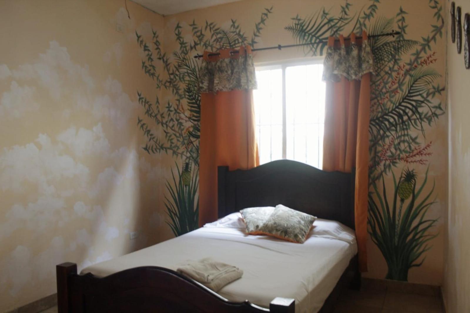 Cataleya Hostel ボカス・タウン エクステリア 写真